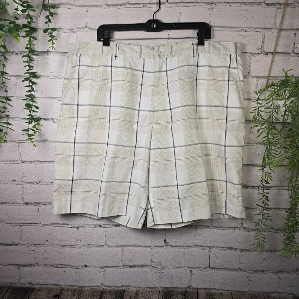 MENS PGA CHAMPIONS TOUR PLAID GOLF SHORTS  CREAM KHAKI AND BLACK SIZE 42